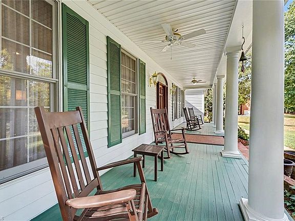 3rd image of 7901 Merrick Ct