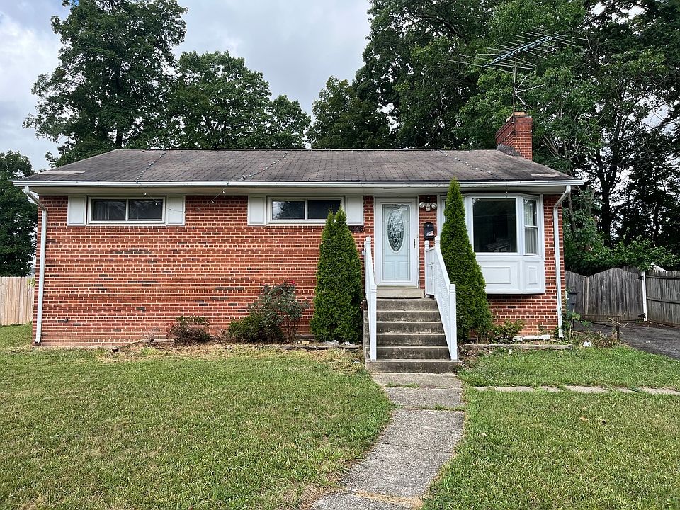 1st image of 3206 Holly Hill Dr
