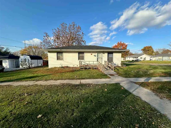 420 S Main St, Sigourney, IA 52591
