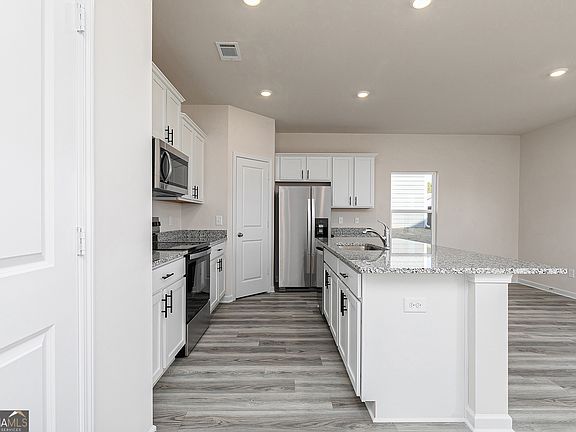 7th image of this home