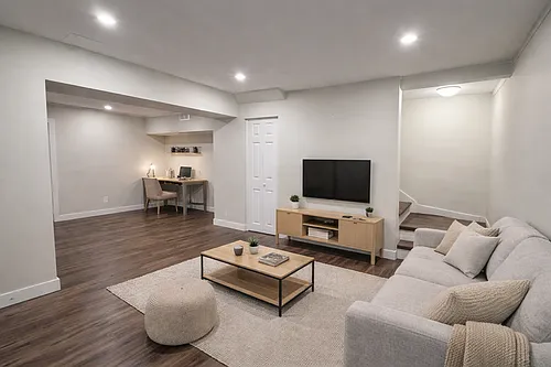 246 Wharncliffe Rd S #5 Photo 1