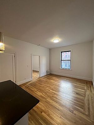 4th image of 31 Tiemann Pl APT 21