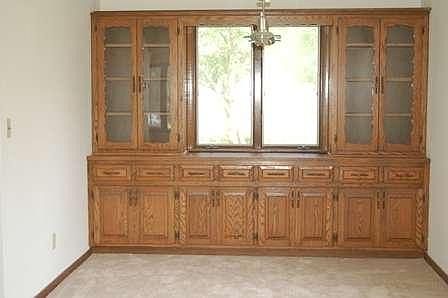 4th image of 5934 S Elaine Ave