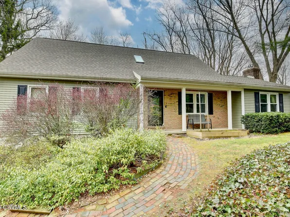 621 Picnic Ln, Selinsgrove, PA 17870