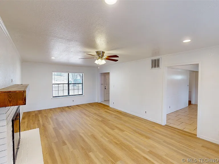 3316 Eagle Ct — Photo 3