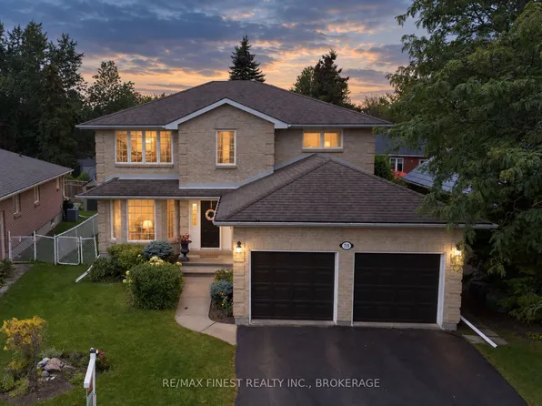 719 Woodside Dr, Kingston, ON K7P 2R4