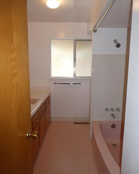 Bathroom with Tub/Shower