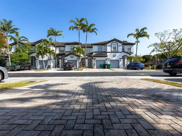 11486 NW 77th St, Doral, FL 33178