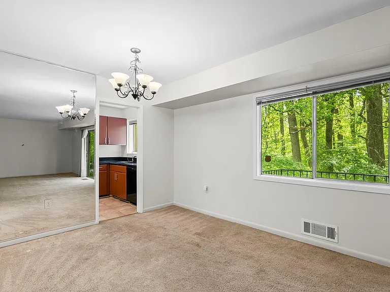 10643 Weymouth St #103 — Photo 13