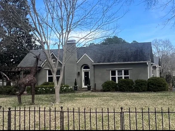 906 Burke Ave, McComb, MS 39648
