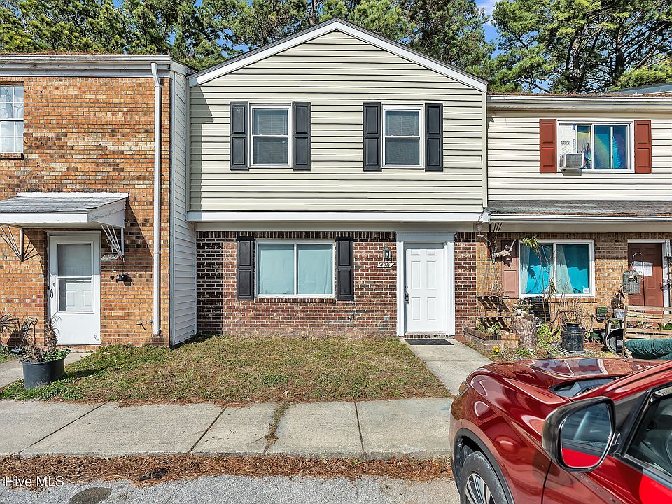 1st image of 420 Myrtlewood Cir