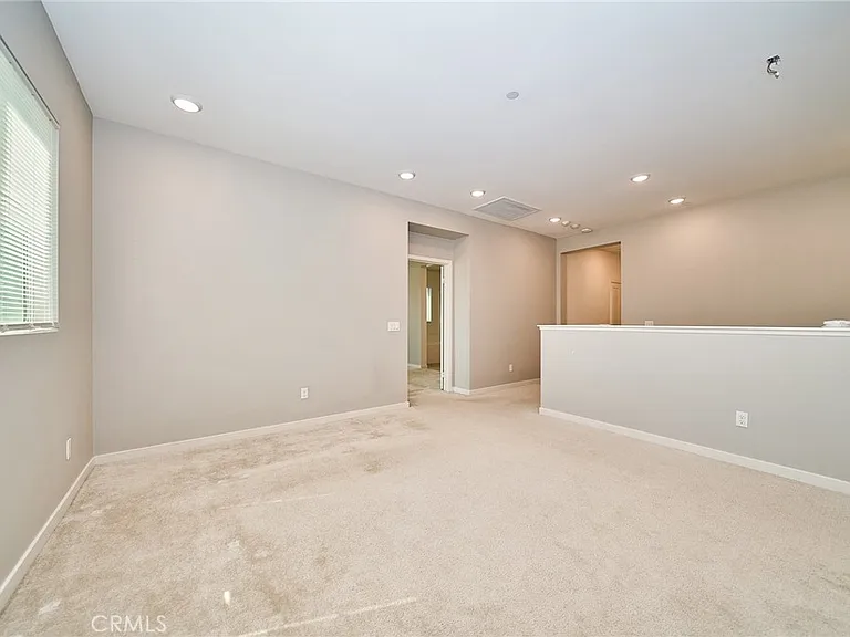 2622 E Embry Ln — Photo 37
