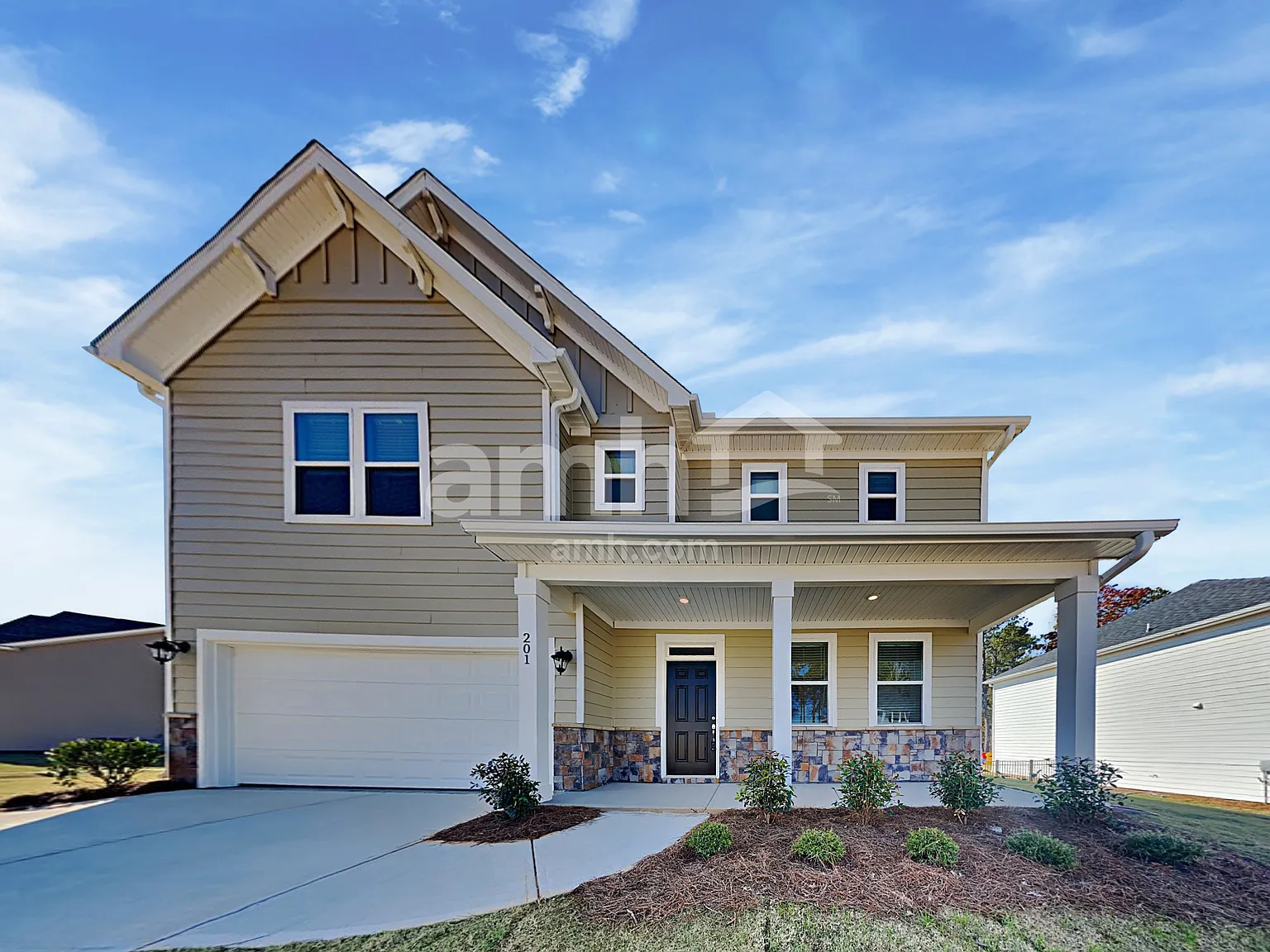4 bed, 2.5 bath, 2326 sqft, $2,675 — Photo 1