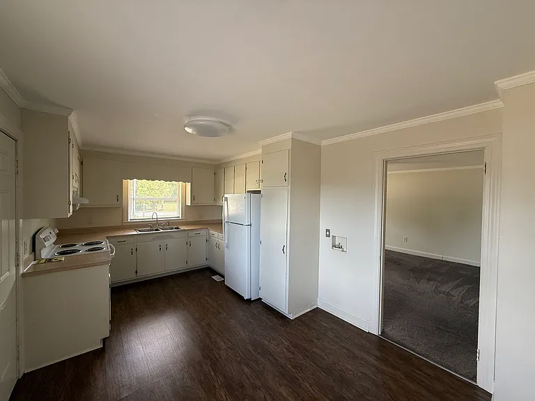 158 Contentnea Dr #A/B — Photo 8