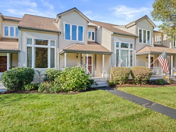 60 Willow Pond Dr, Rockland, MA 02370
