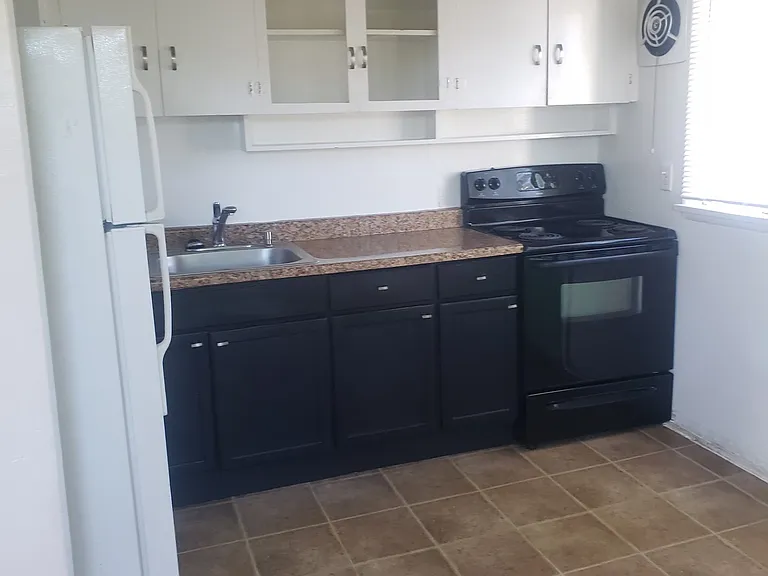 804 Camas Ave NE — Photo 4