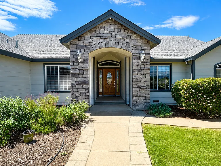 21789 Seven Lakes Ln — Photo 1