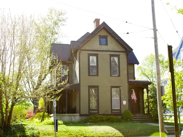 201 College Ave NE #2, Grand Rapids, MI 49503