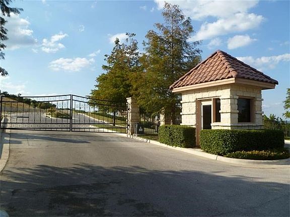 4th image of 201 Palazza Alto Dr