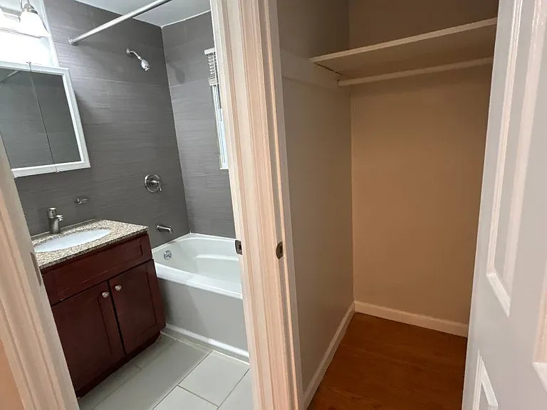 37B Hawthorne Dr #1 — Photo 10