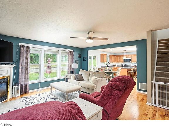 4th image of 4690 Haughton Ct