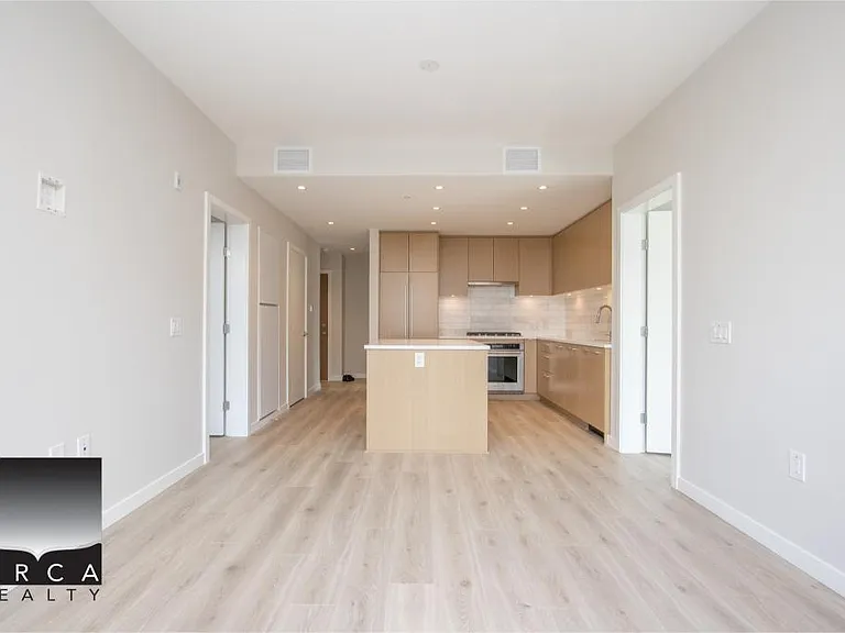 110 E 17th St #302 — Photo 8