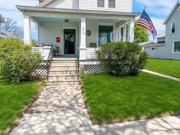 1512 14th Ave, Menominee, MI 49858