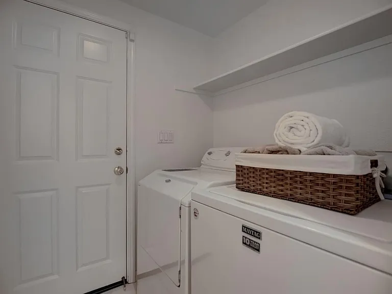 1567 Oak Point Ter — Photo 14