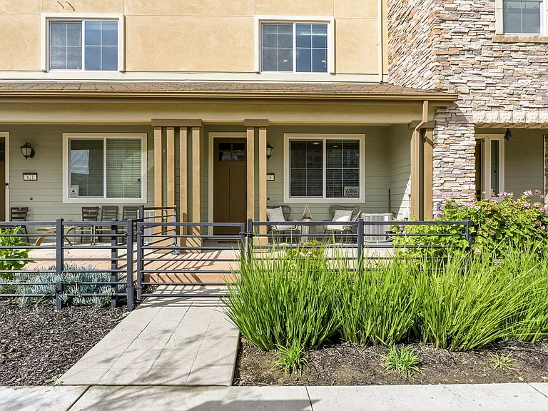 815 Blue Opal Dr — Photo 27