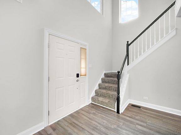 5th image of 2451 Stonegate Rd