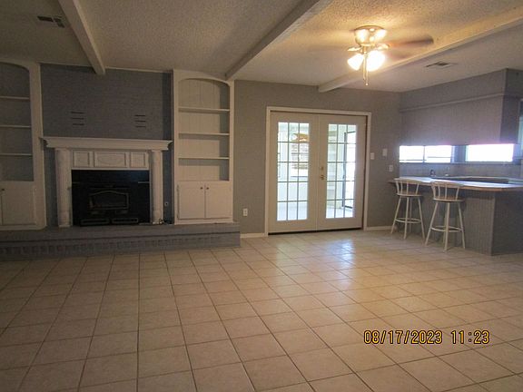 3rd image of 711 SW Englewood Dr