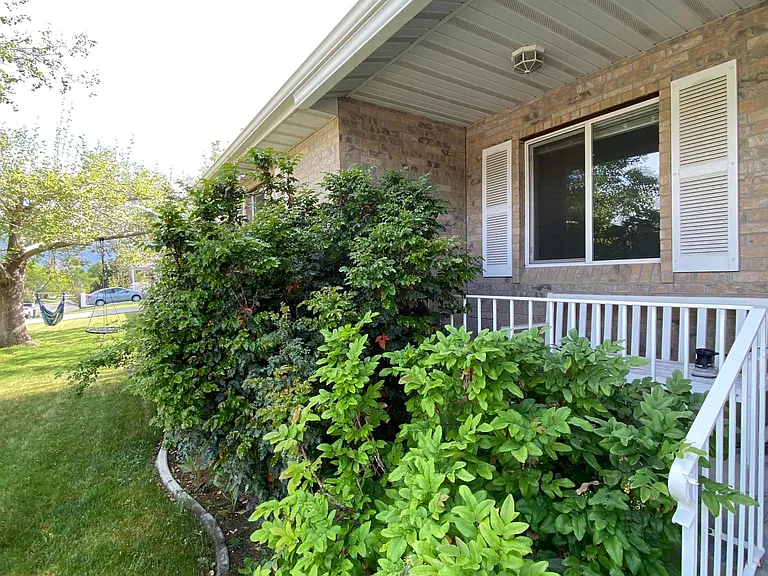 884 S 820 E — Photo 3