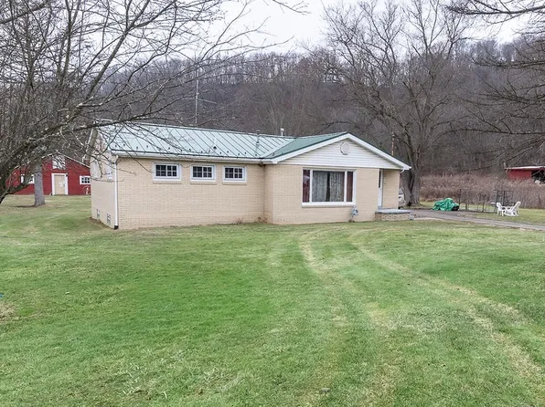 107 Wallace Dr, Darlington, PA 16115