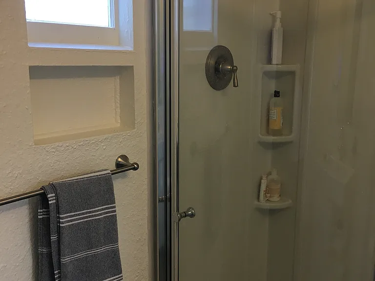 1724 N Whittier Dr — Photo 11