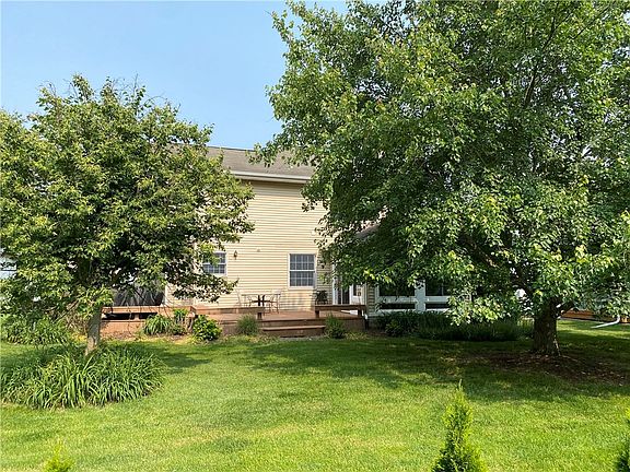 4th image of 2524 Woodlawn Dr