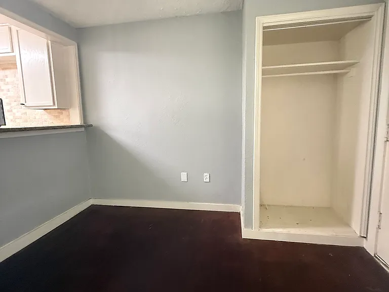 2105 S College Ave #7 — Photo 10