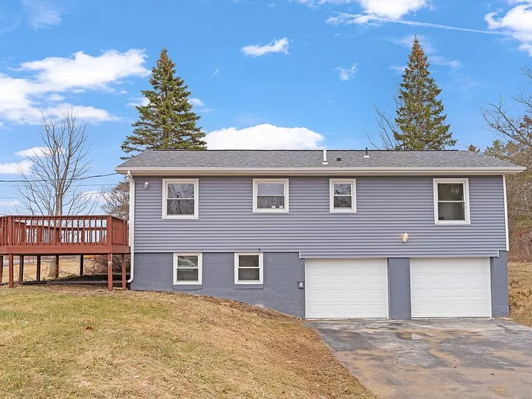 9 Reservoir Rd — Photo 2