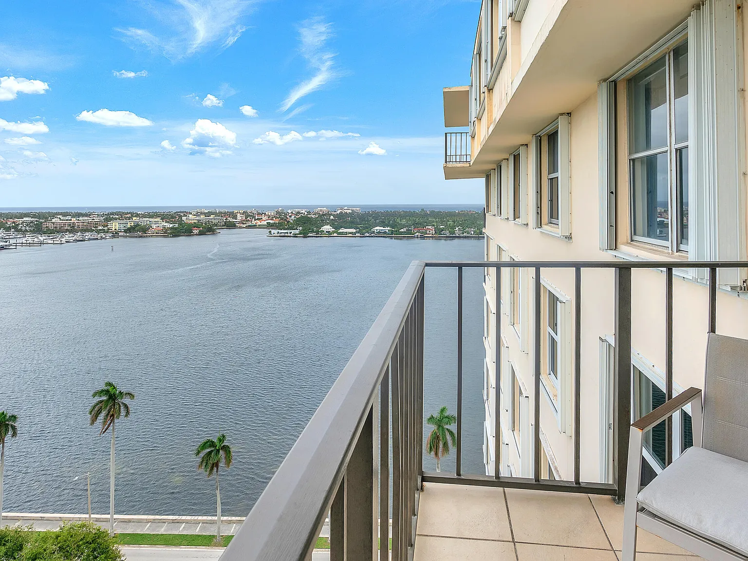 2 bed, 2.0 bath, 1086 sqft, $4,995 — Photo 4