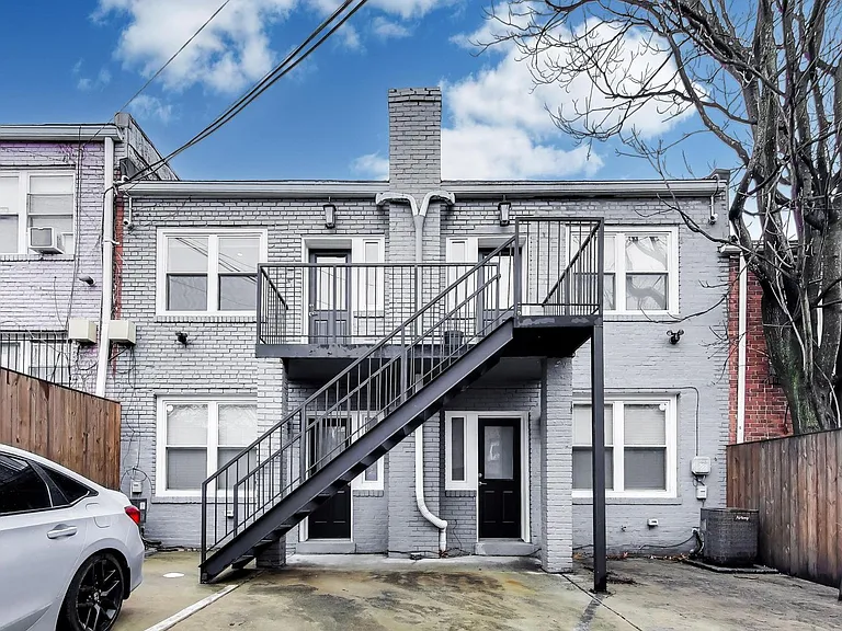 924 19th St NE — Photo 16
