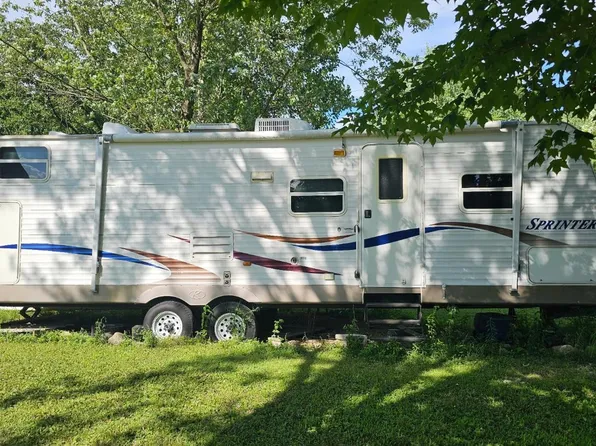 12011 Canary St, Brookville, IN 47012