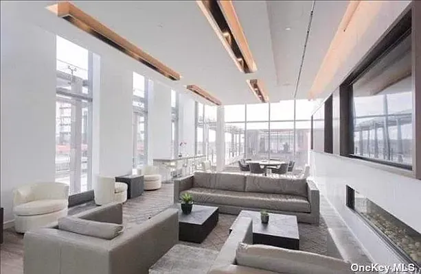 Rented by NYWPG Realty LLC | media 27