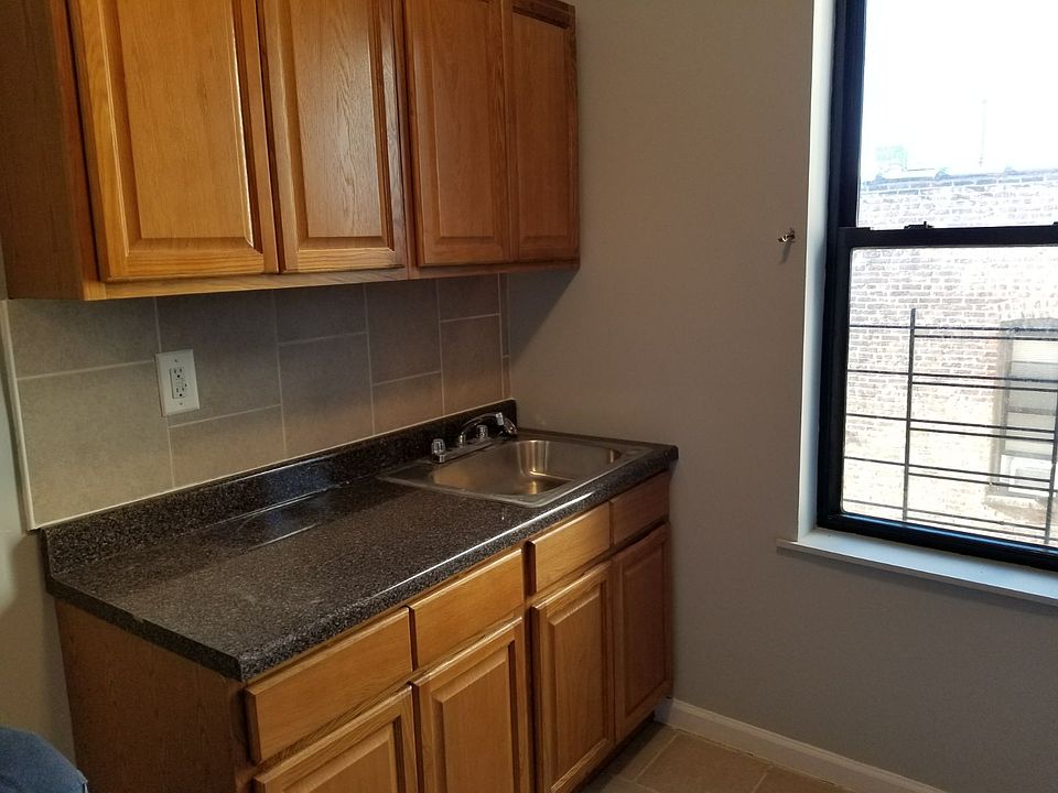 1st image of 36 Bedford Park Blvd E APT 3E