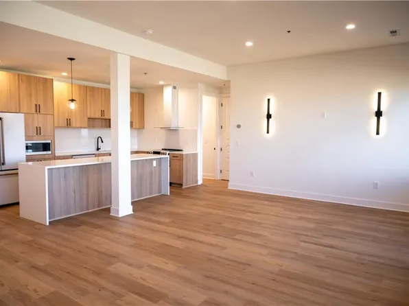 2940 Baltimore Ave #1502, Kansas City, MO 64108