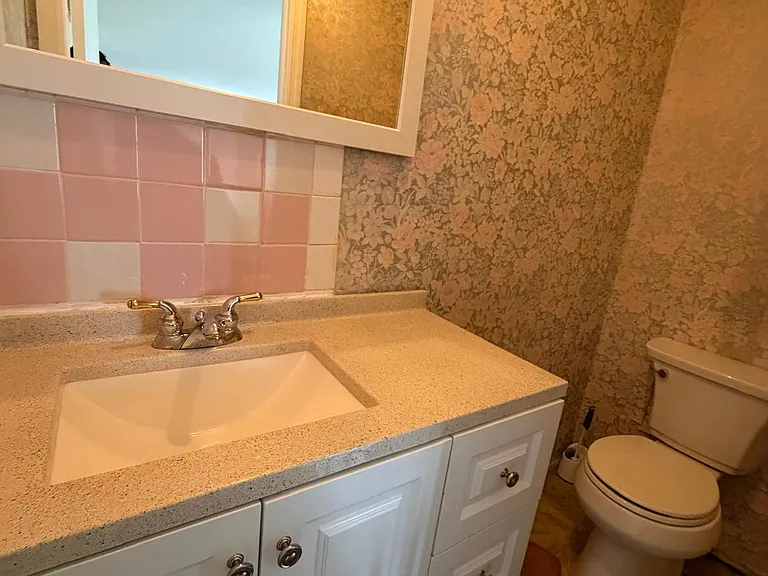 Half Bathroom - 1st floor