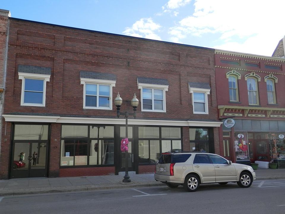 415 1/2 River St., Manistee, MI