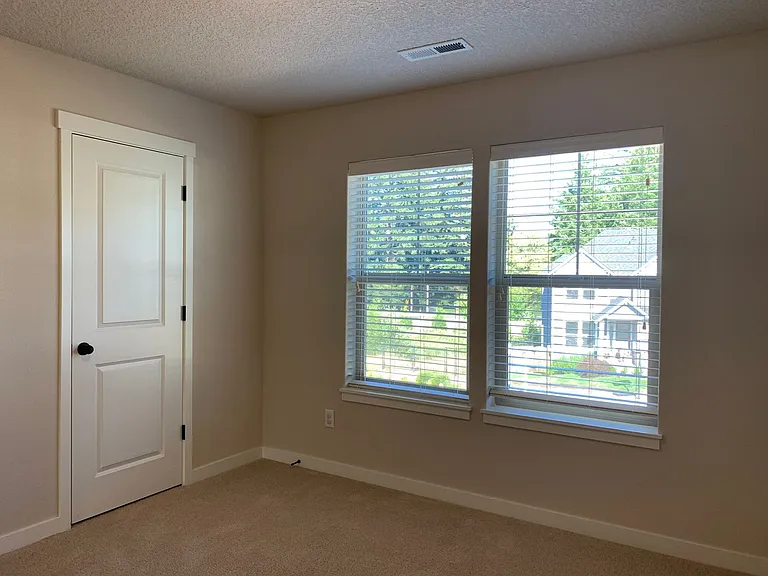 4223 NE Tacoma Ct — Photo 31