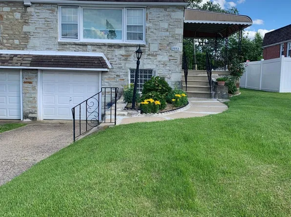 9953 Woodfern Rd, Philadelphia, PA 19115