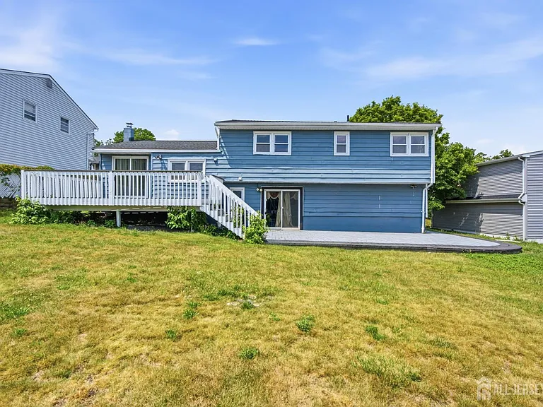 264 E George Pl — Photo 24