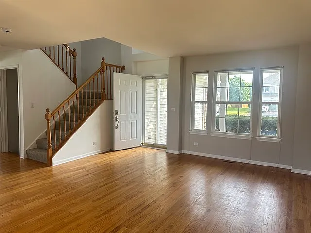 928 John Friend Dr — Photo 2