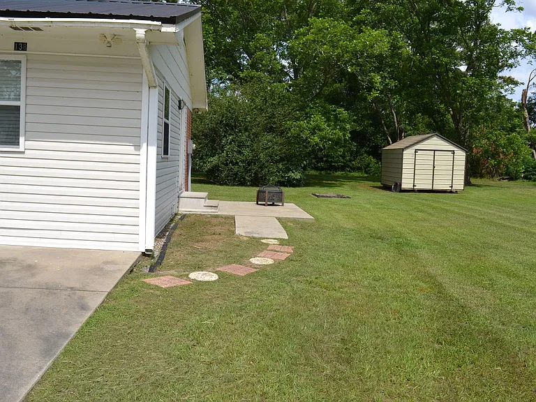 138 Cypress Cir — Photo 5